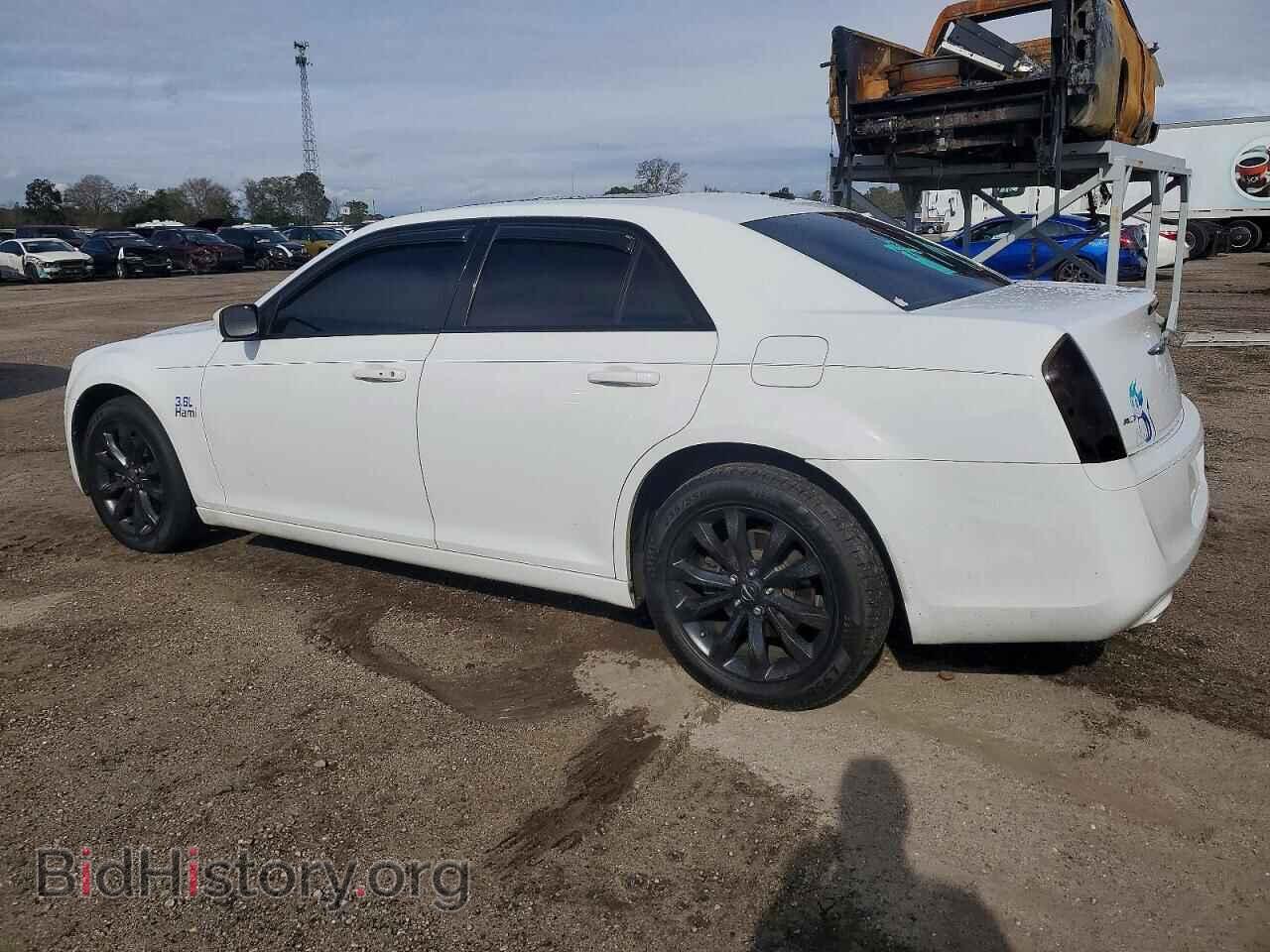 2014 CHRYSLER 300 - VIN: 2C3CCAGG8EH374358 - Фото 2