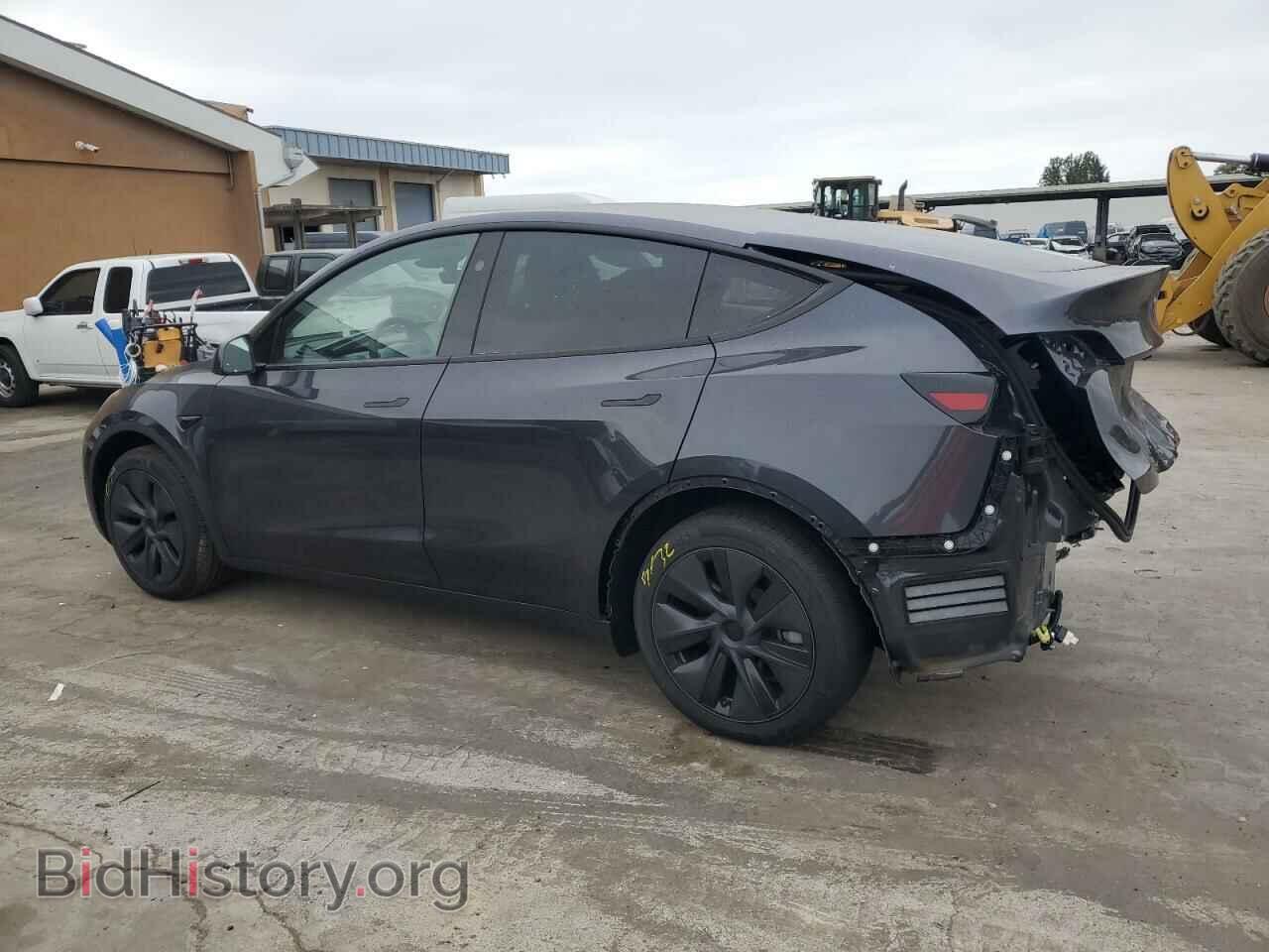 2024 TESLA MODEL Y - VIN: 7SAYGDED0RF109366 - Фото 2