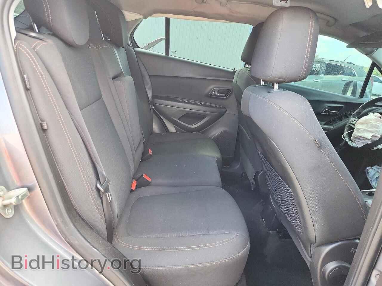 2020 Chevrolet TRAX (VIN 3GNCJNSBXLL277596) — photo 11 of 15