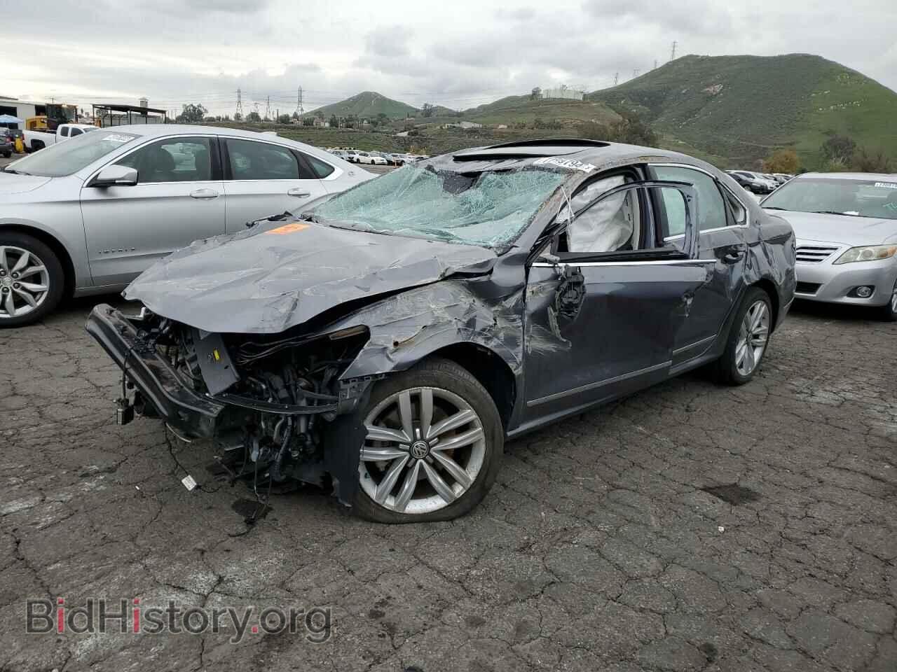 Фотография 1VWGT7A33HC053581 - VOLKSWAGEN PASSAT 2017