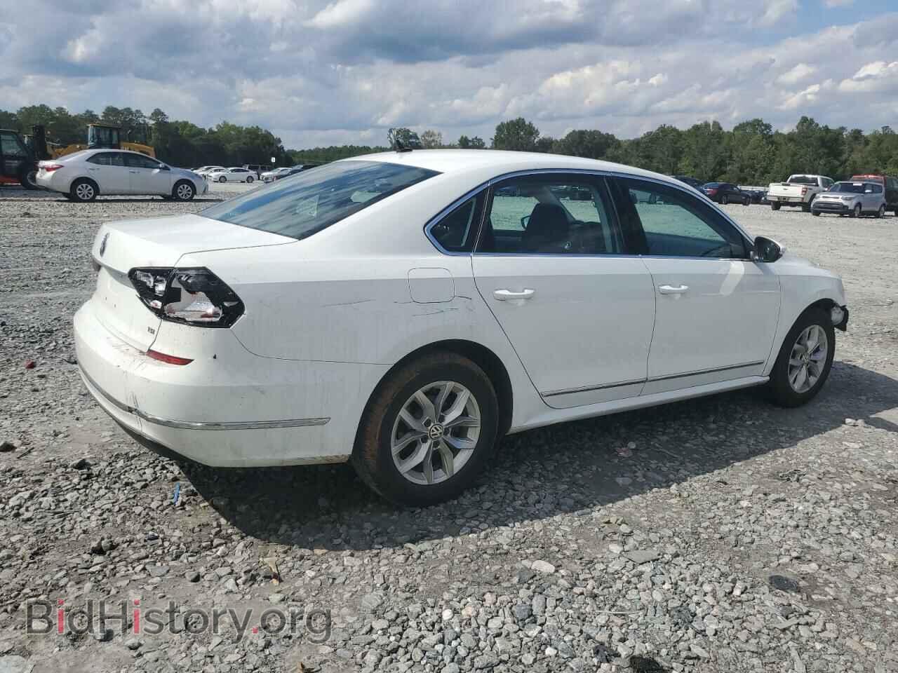 2017 VOLKSWAGEN PASSAT - VIN: 1VWAT7A30HC025243 - Фото 3
