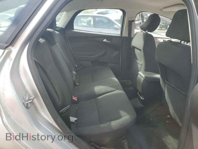 2017 Ford FOCUS (VIN 1FADP3F26HL265447) — photo 10 of 12