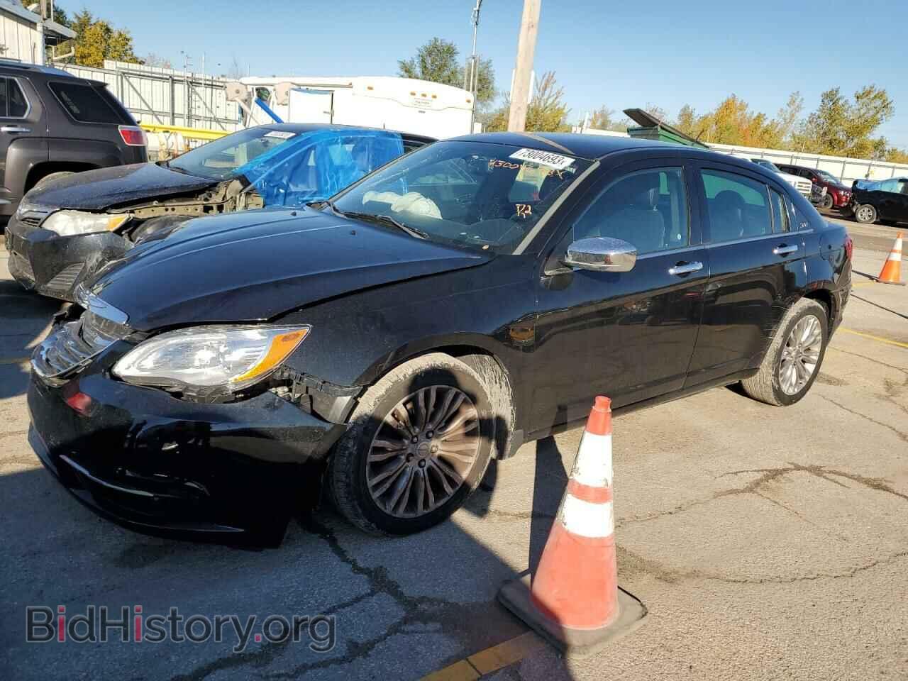 Photo 1C3BC2FG2BN607365 - CHRYSLER 200 2011