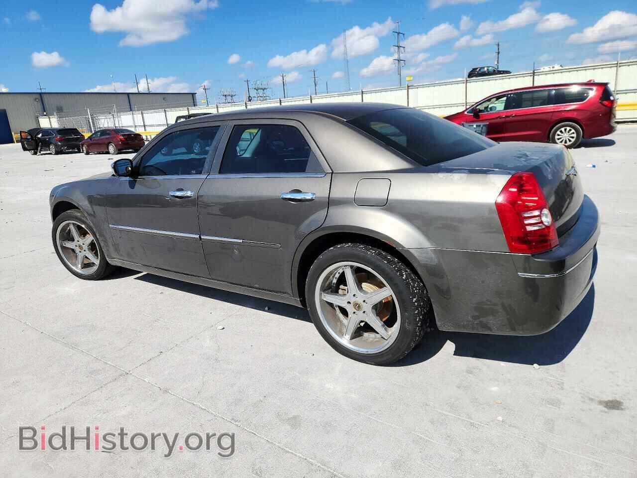 2010 CHRYSLER 300 - VIN: 2C3CA4CD6AH211298 - Photo 2