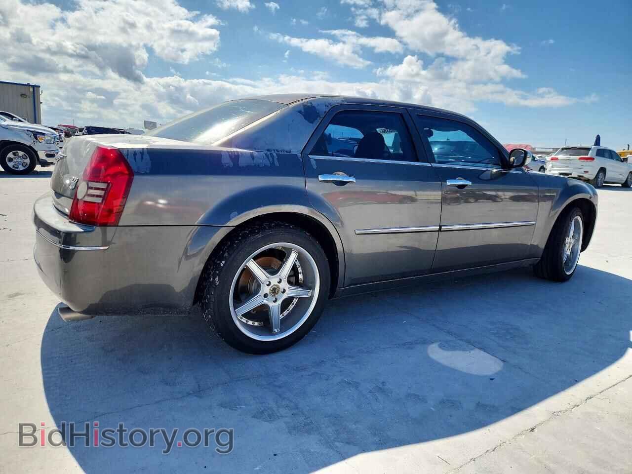 2010 CHRYSLER 300 - VIN: 2C3CA4CD6AH211298 - Photo 3