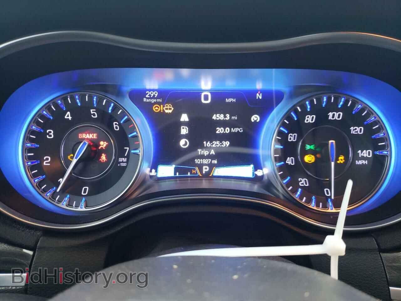 2018 CHRYSLER 300 - VIN: 2C3CCAAG3JH308934 - Фото 9