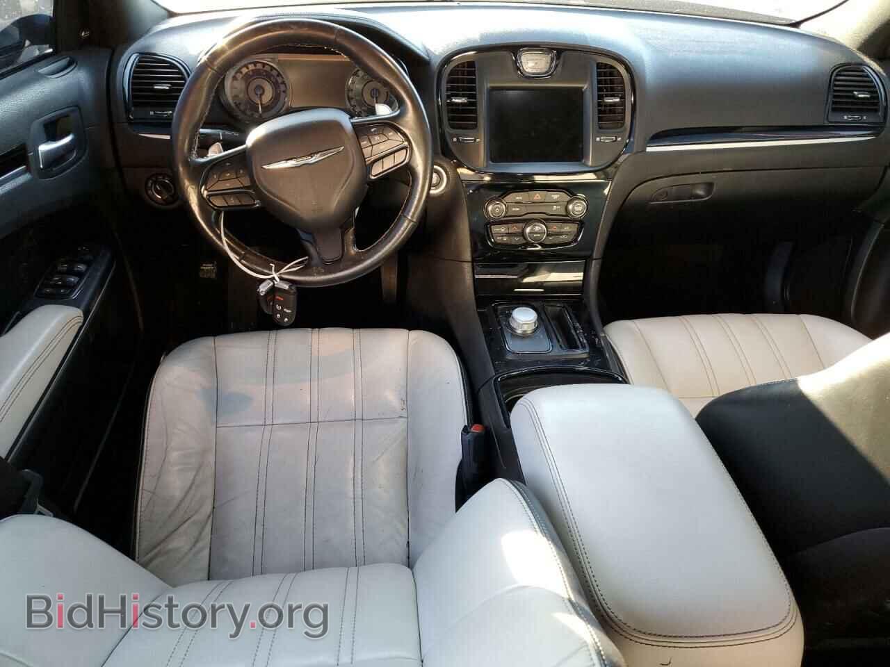 2019 CHRYSLER 300 - VIN: 2C3CCAGG5KH560399 - Фото 8