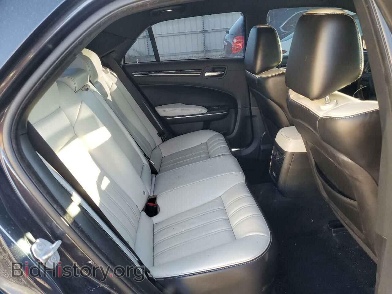 2019 CHRYSLER 300 - VIN: 2C3CCAGG5KH560399 - Фото 10