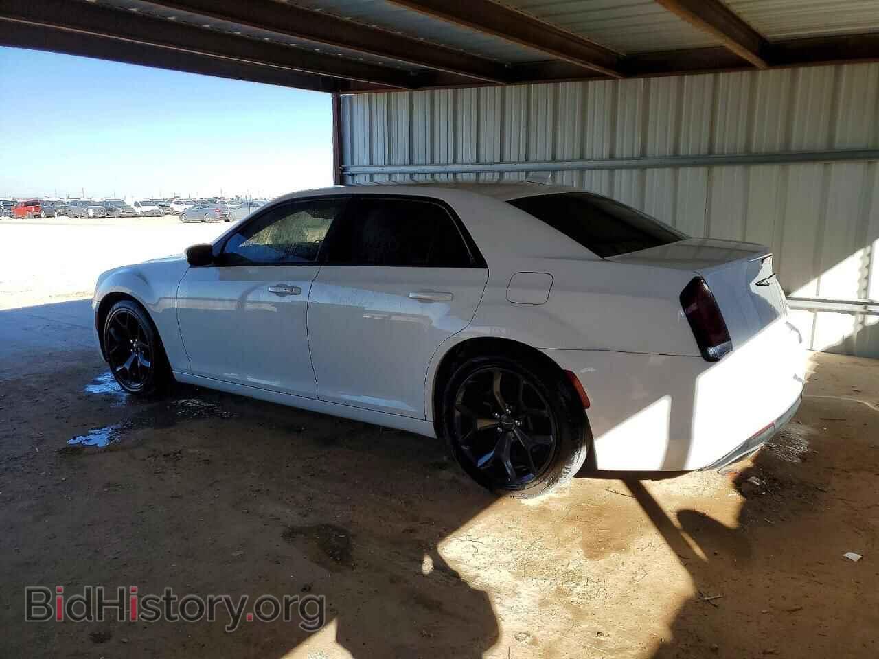 2021 CHRYSLER 300 - VIN: 2C3CCAAG4MH538230 - Фото 2