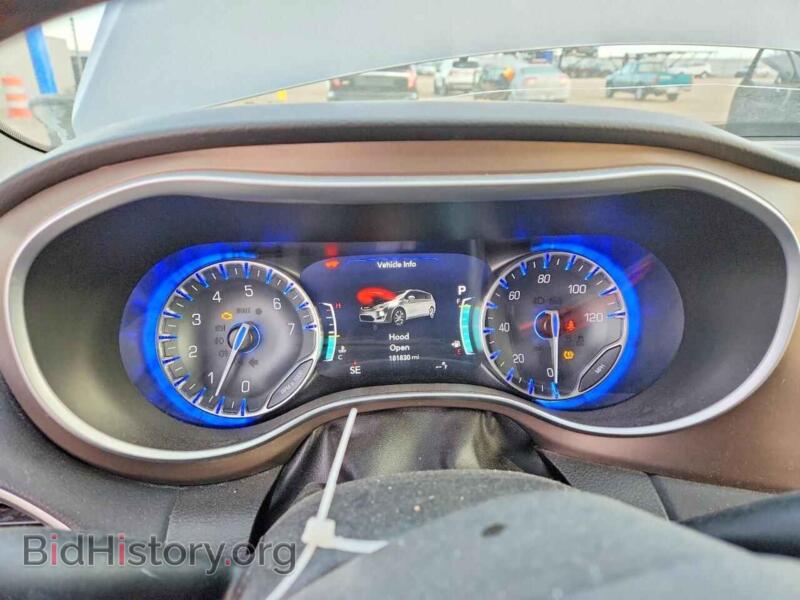 2017 Chrysler PACIFICA (VIN 2C4RC1EG8HR542197) — photo 9 of 15