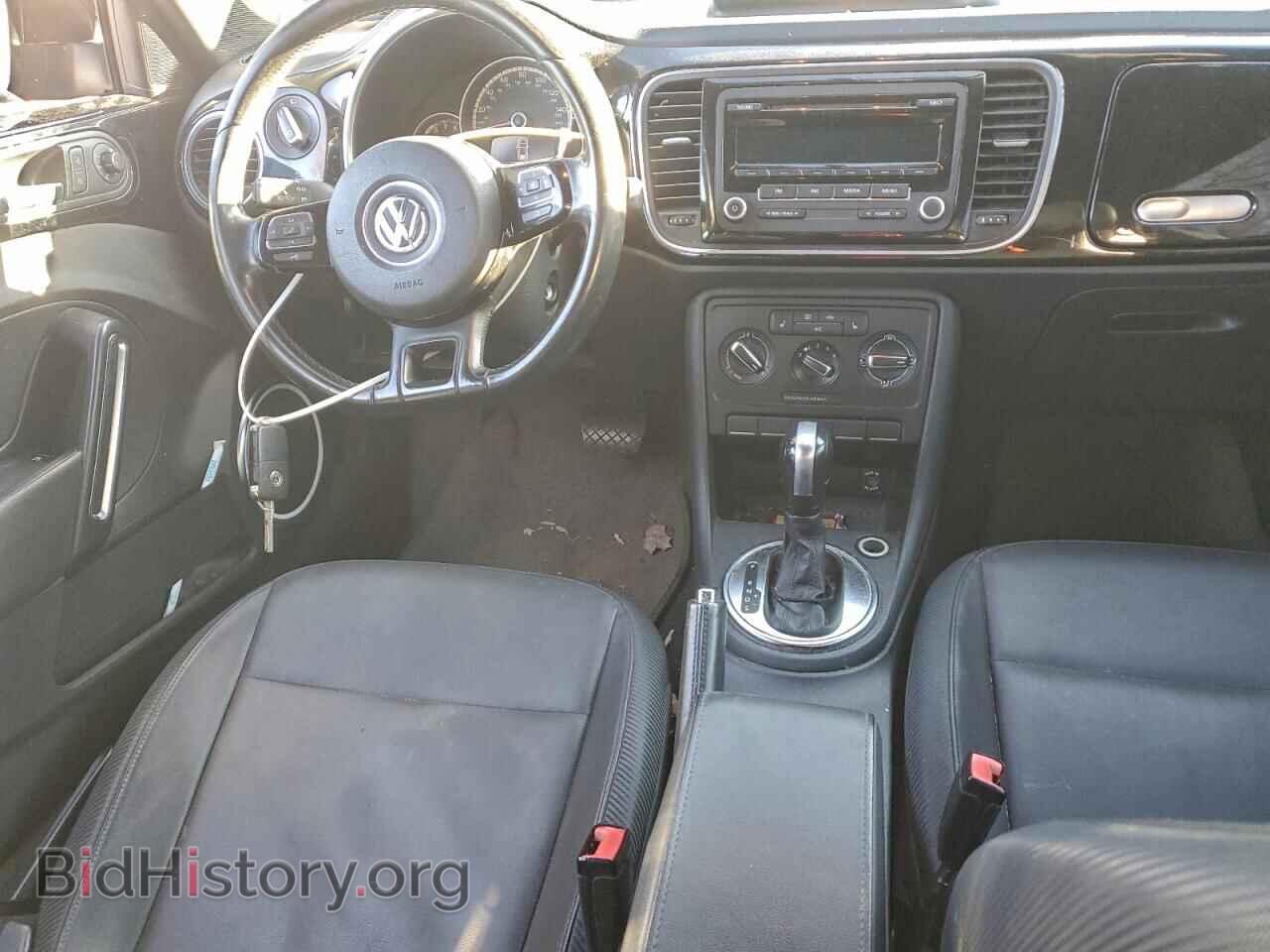 2014 VOLKSWAGEN BEETLE - VIN: 3VWJP7AT5EM610690 - Фото 8