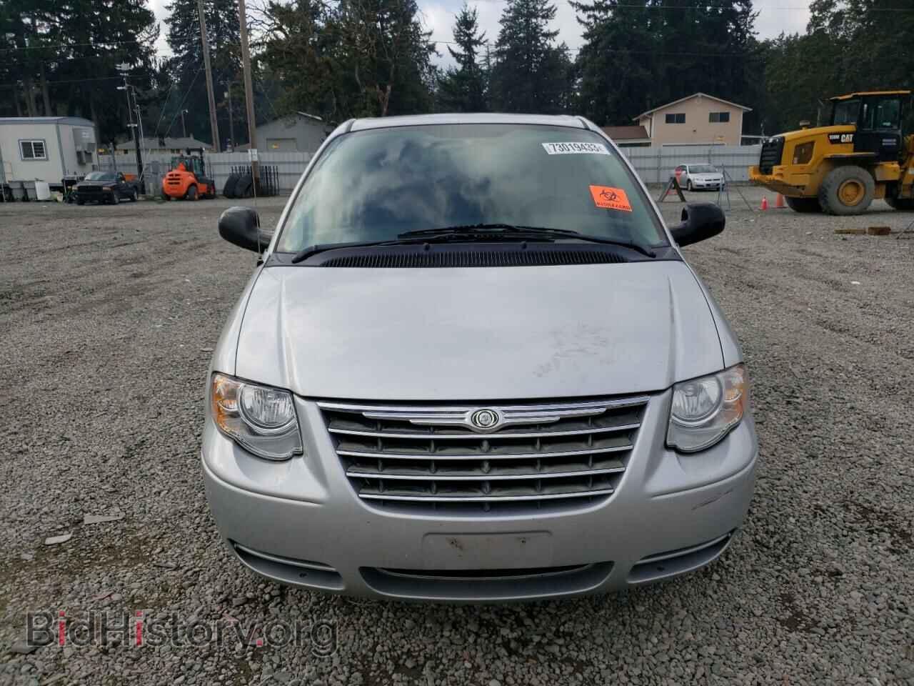 2006 CHRYSLER MINIVAN - VIN: 2A4GP44RX6R793701 - Фото 5