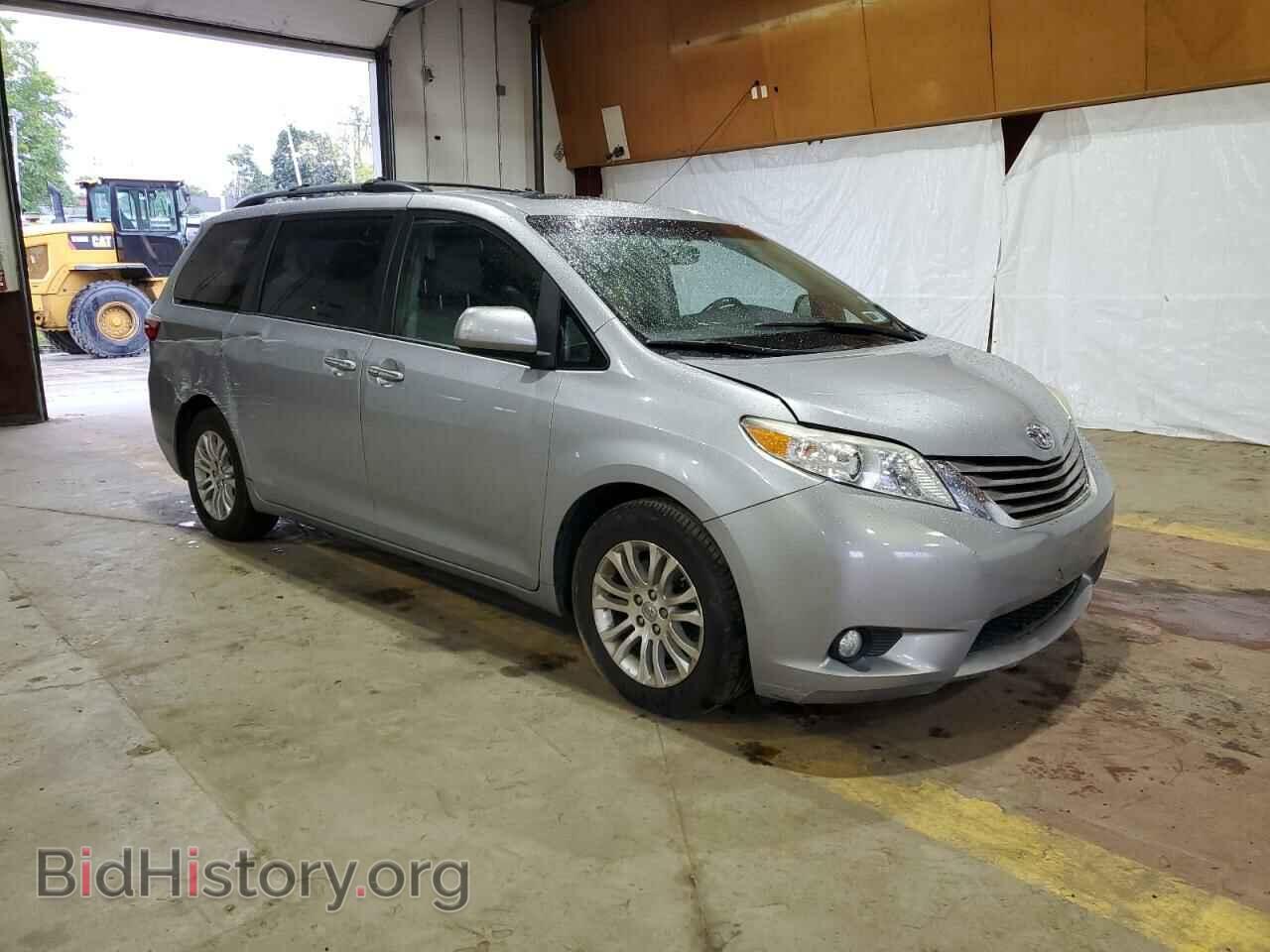 2017 TOYOTA All Models - VIN: 5TDYZ3DC3HS775996 - Фото 4