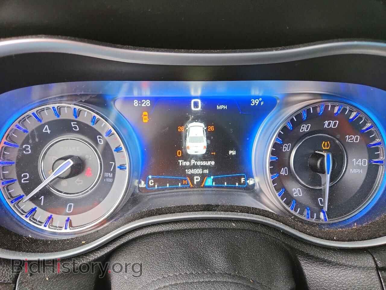2016 CHRYSLER 300 - VIN: 2C3CCAAG3GH252843 - Фото 9