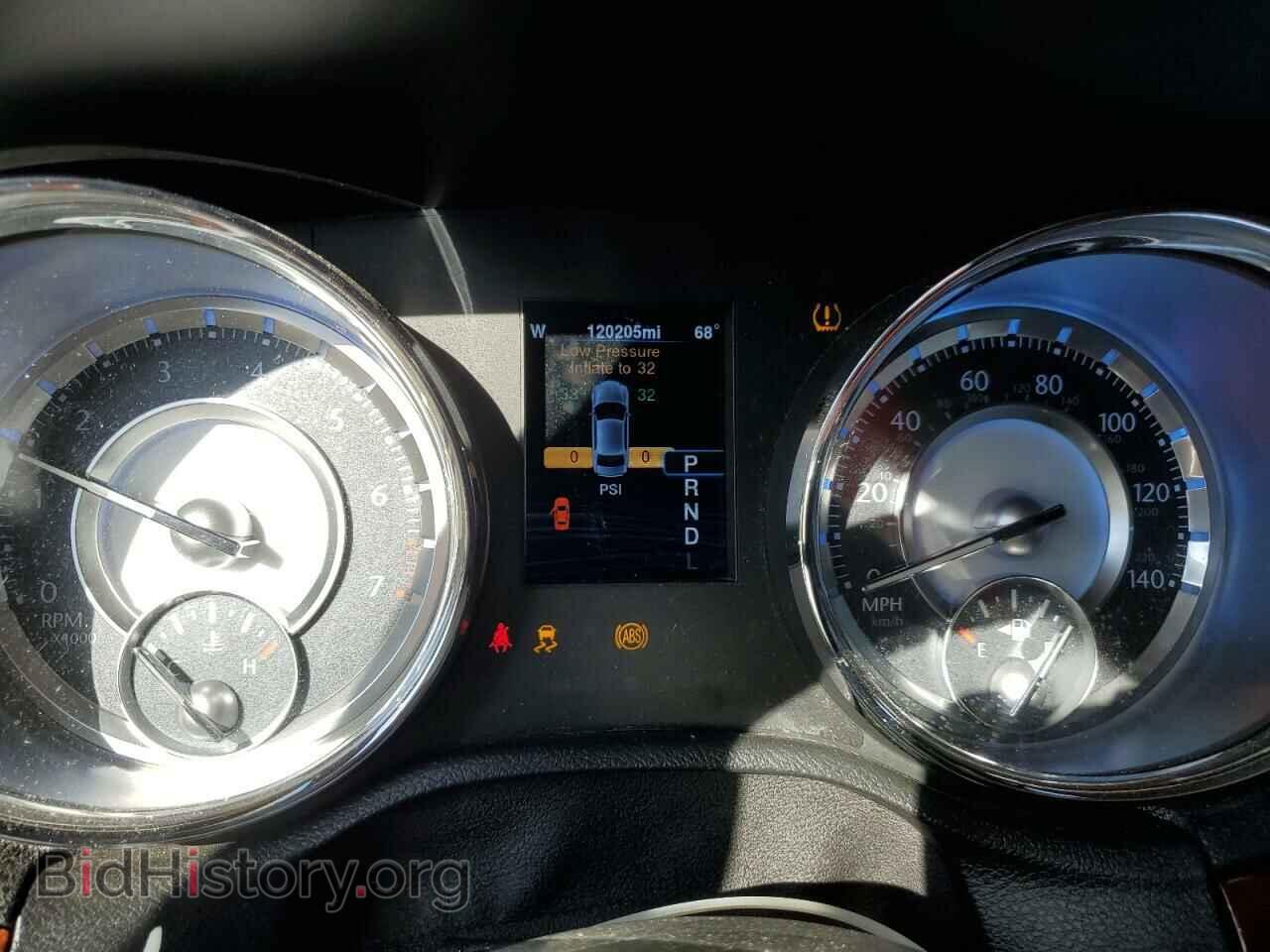 2014 CHRYSLER 300 - VIN: 2C3CCAAG4EH257885 - Фото 9