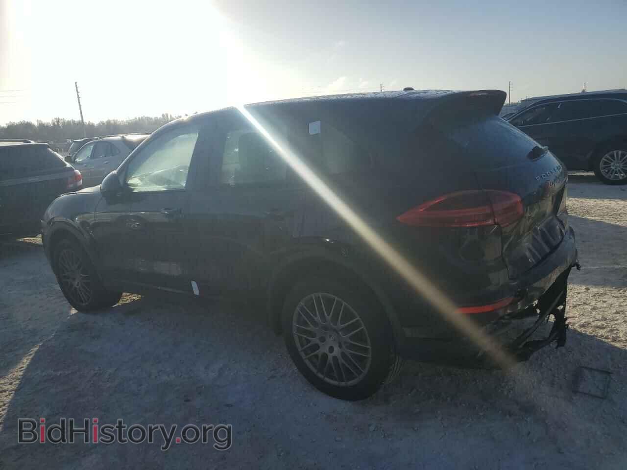 2016 PORSCHE CAYENNE - VIN: WP1AB2A25GLA96211 - Photo 2