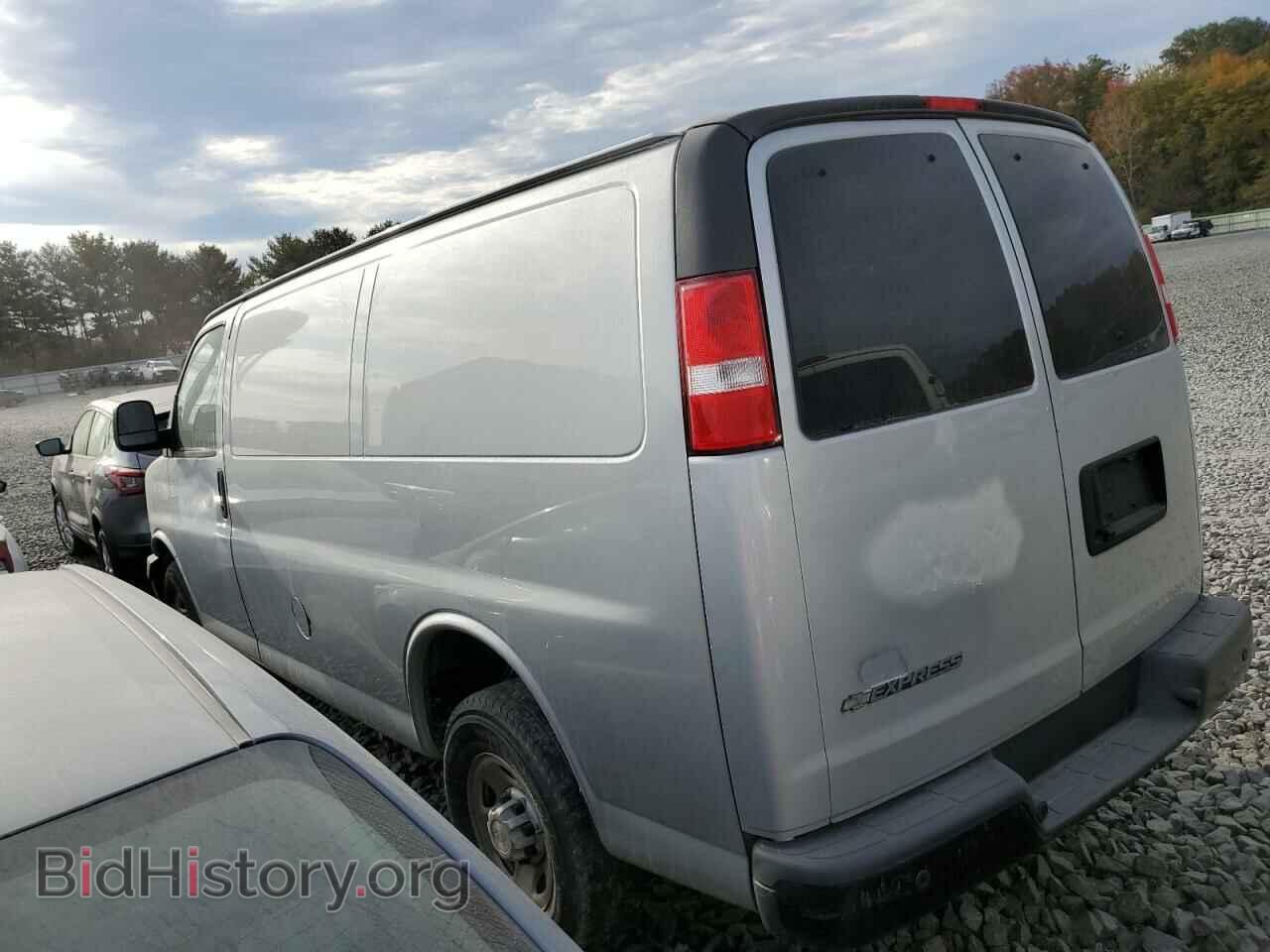 2018 CHEVROLET EXPRESS - VIN: 1GCWGAFP5J1309040 - Фото 2