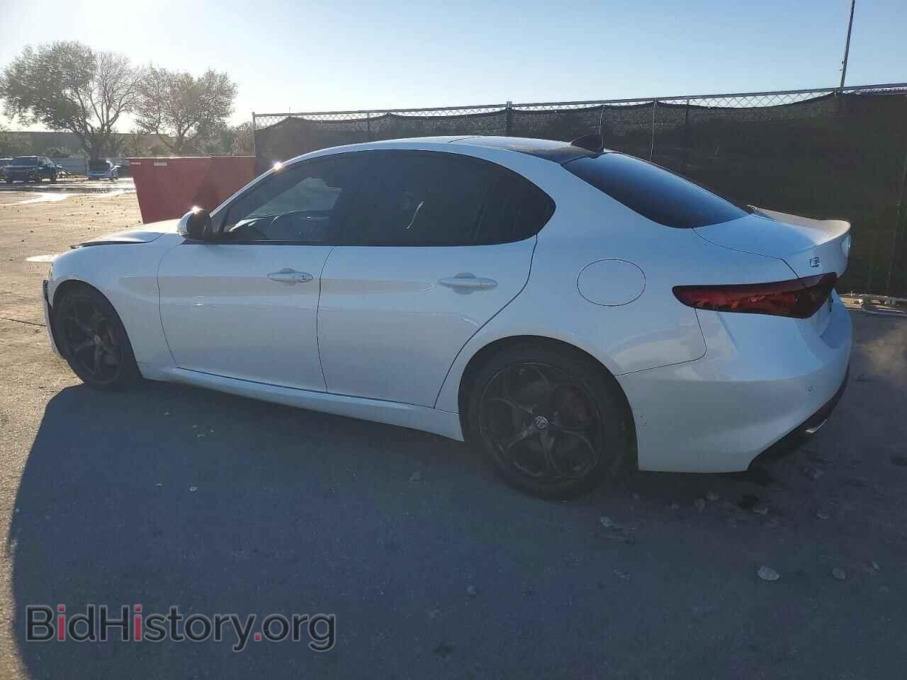 2017 ALFA ROMEO GIULIA - VIN: ZARFAECN4H7561516 - Photo 2