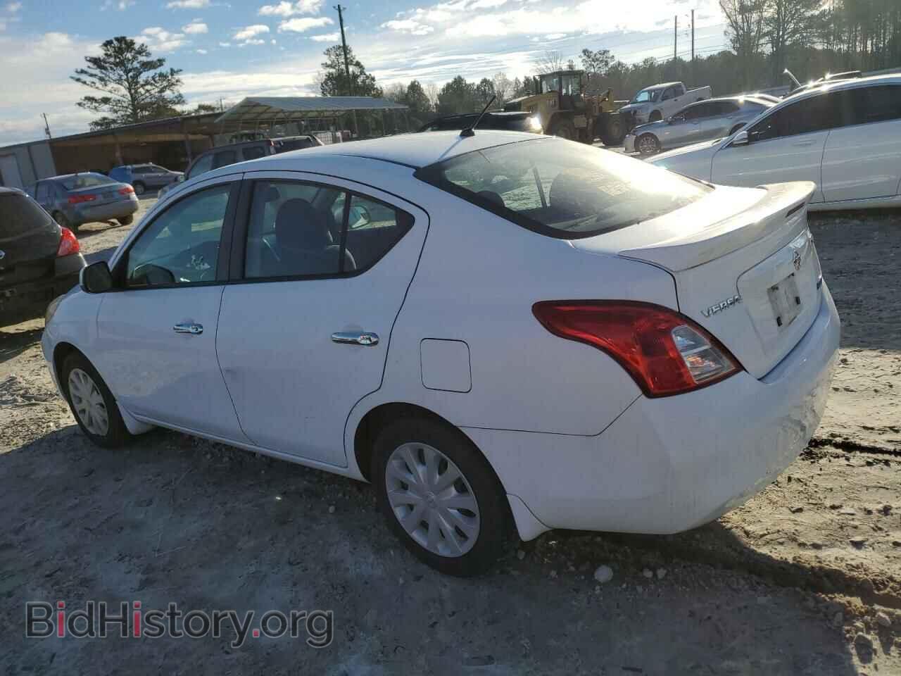2013 NISSAN VERSA - VIN: 3N1CN7AP2DL843759 - Фото 2