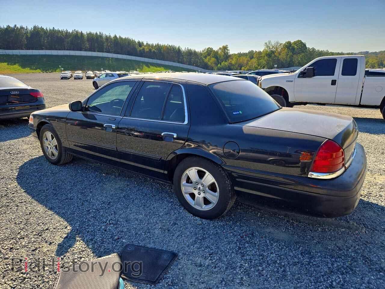 2011 FORD CROWN VIC - VIN: 2FABP7EV3BX153726 - Фото 2