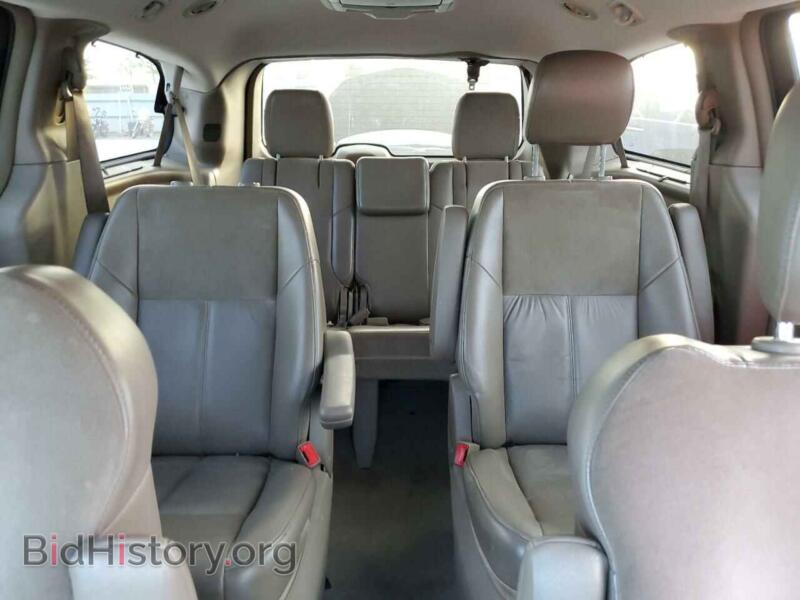 2011 Chrysler MINIVAN (VIN 2A4RR6DG5BR500276) — photo 10 of 13