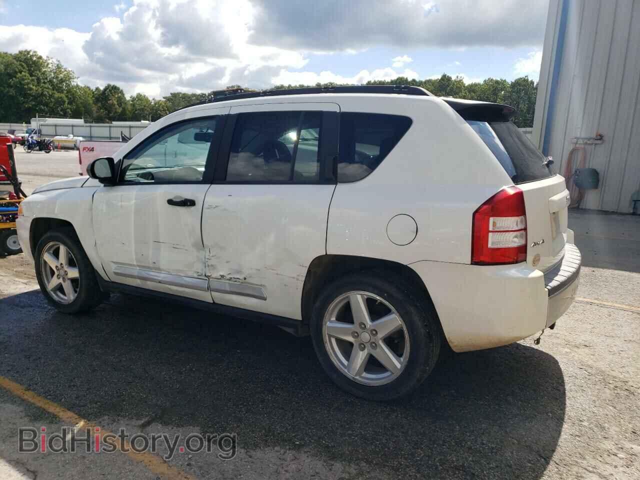2007 JEEP COMPASS - VIN: 1J8FF57W57D180555 - Фото 2