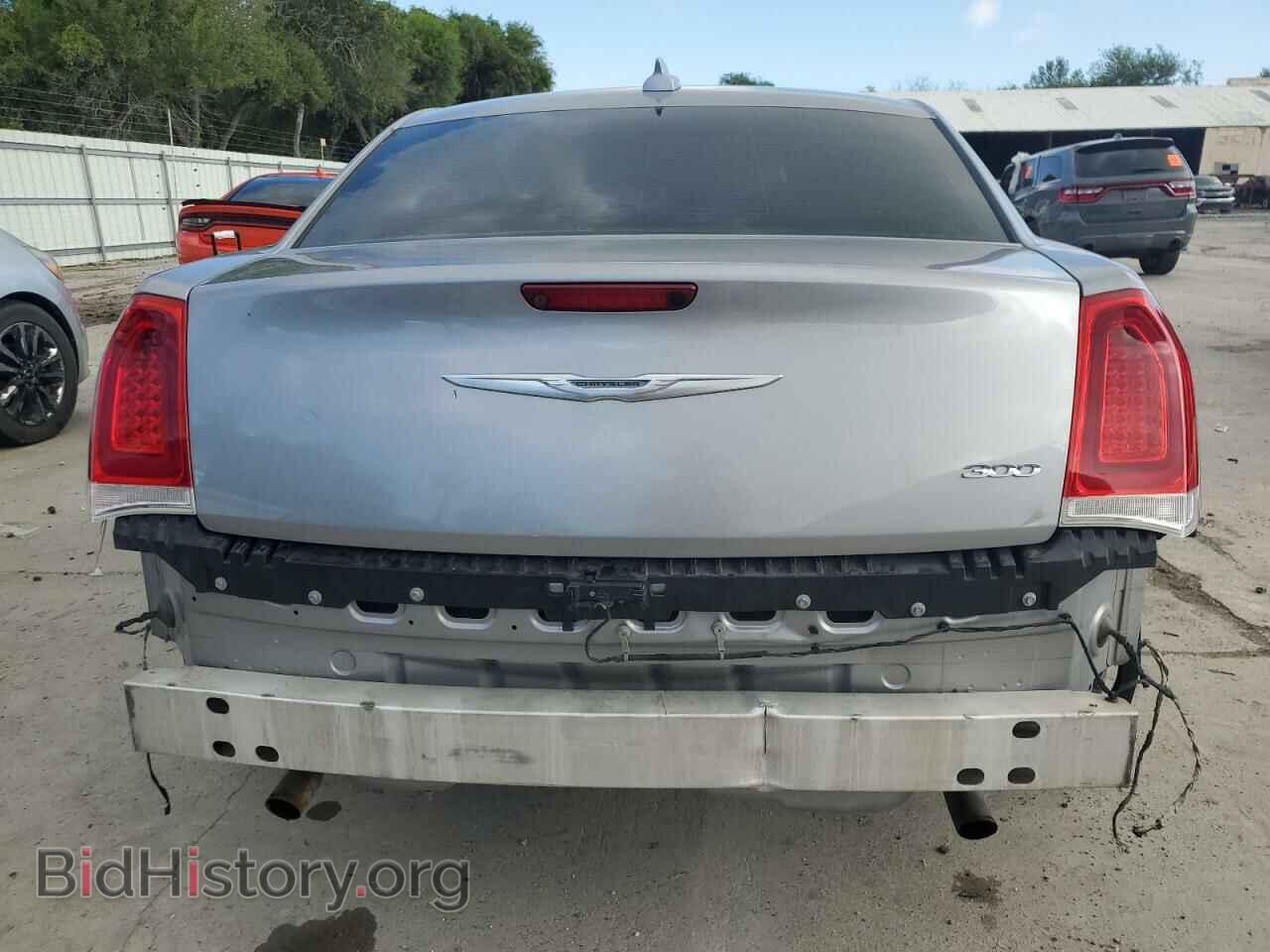 2017 CHRYSLER 300 - VIN: 2C3CCAAG3HH577512 - Фото 6