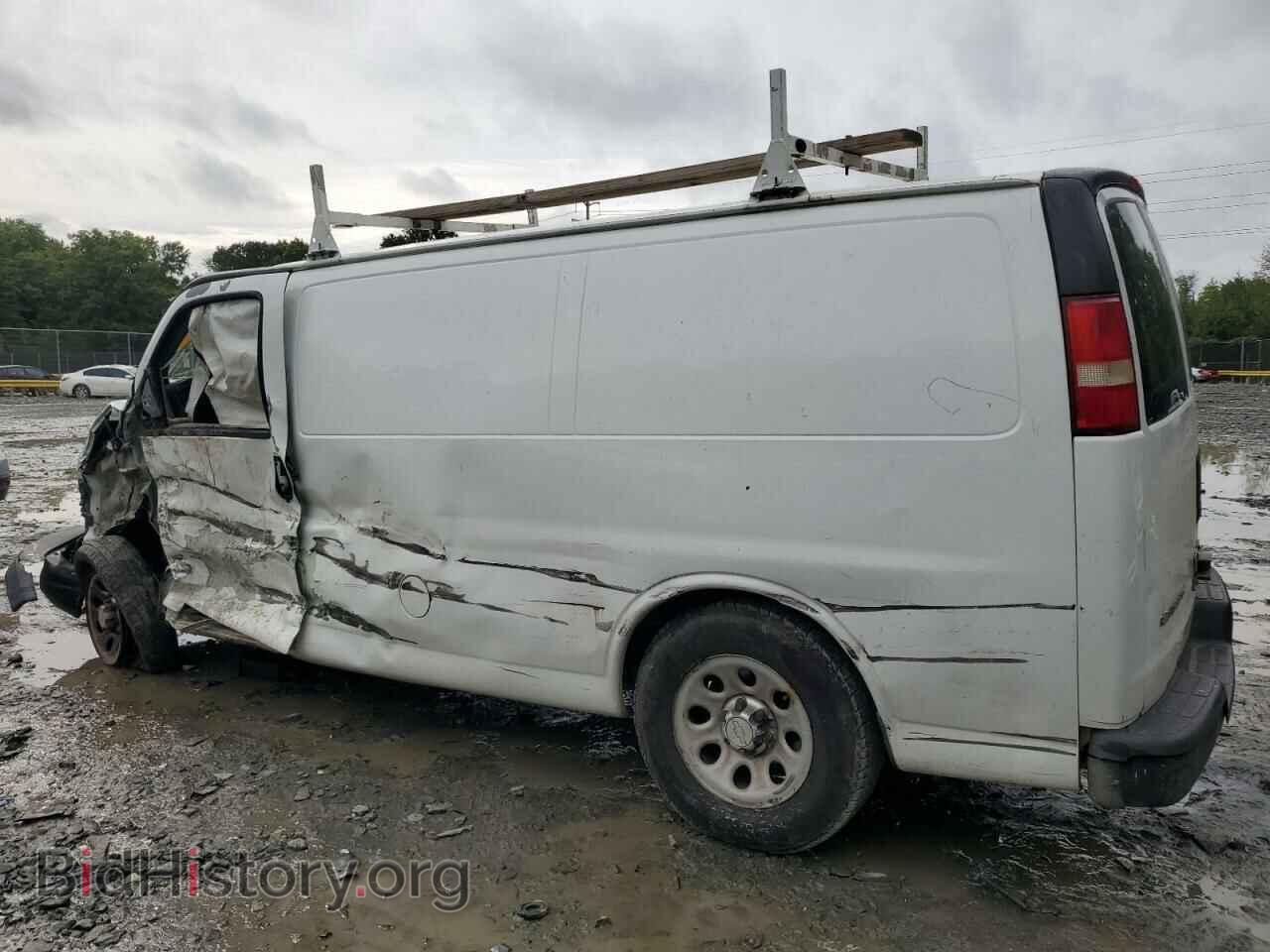 2011 CHEVROLET EXPRESS - VIN: 1GCSGAFX1B1177670 - Фото 2