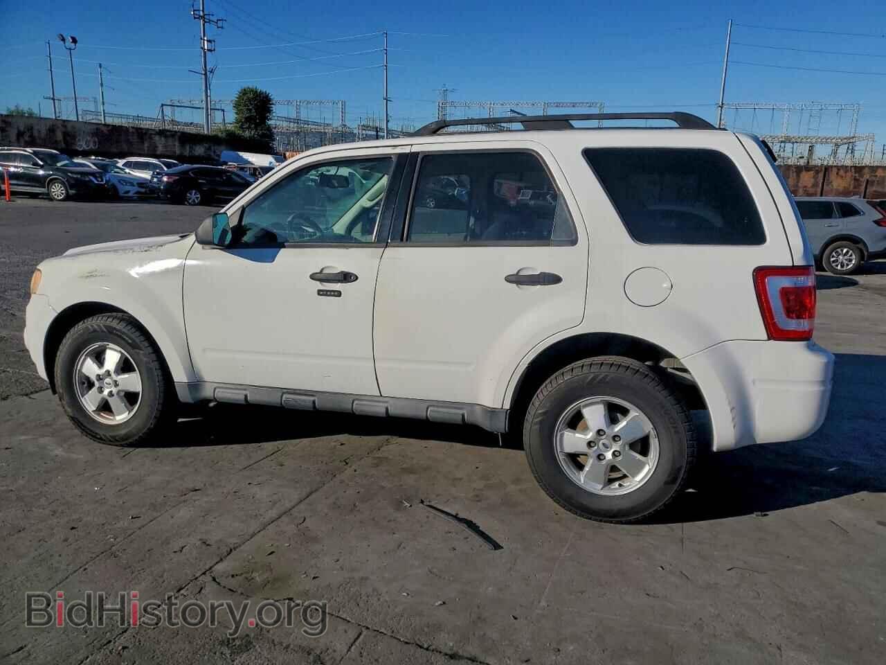 2011 FORD ESCAPE - VIN: 1FMCU9DG7BKB99824 - Фото 2