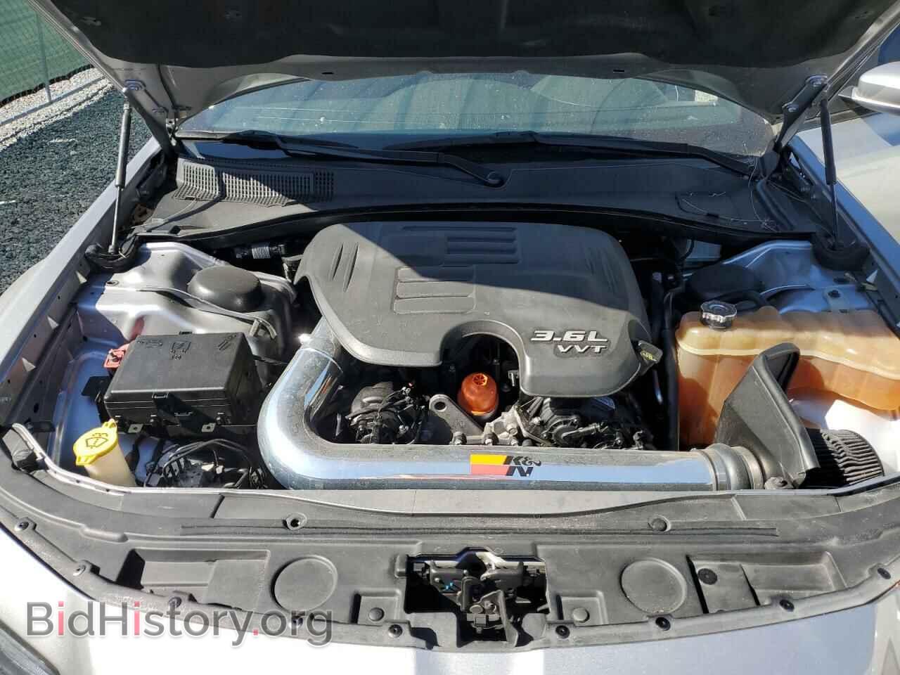 2018 CHRYSLER 300 - VIN: 2C3CCABG7JH262104 - Фото 11
