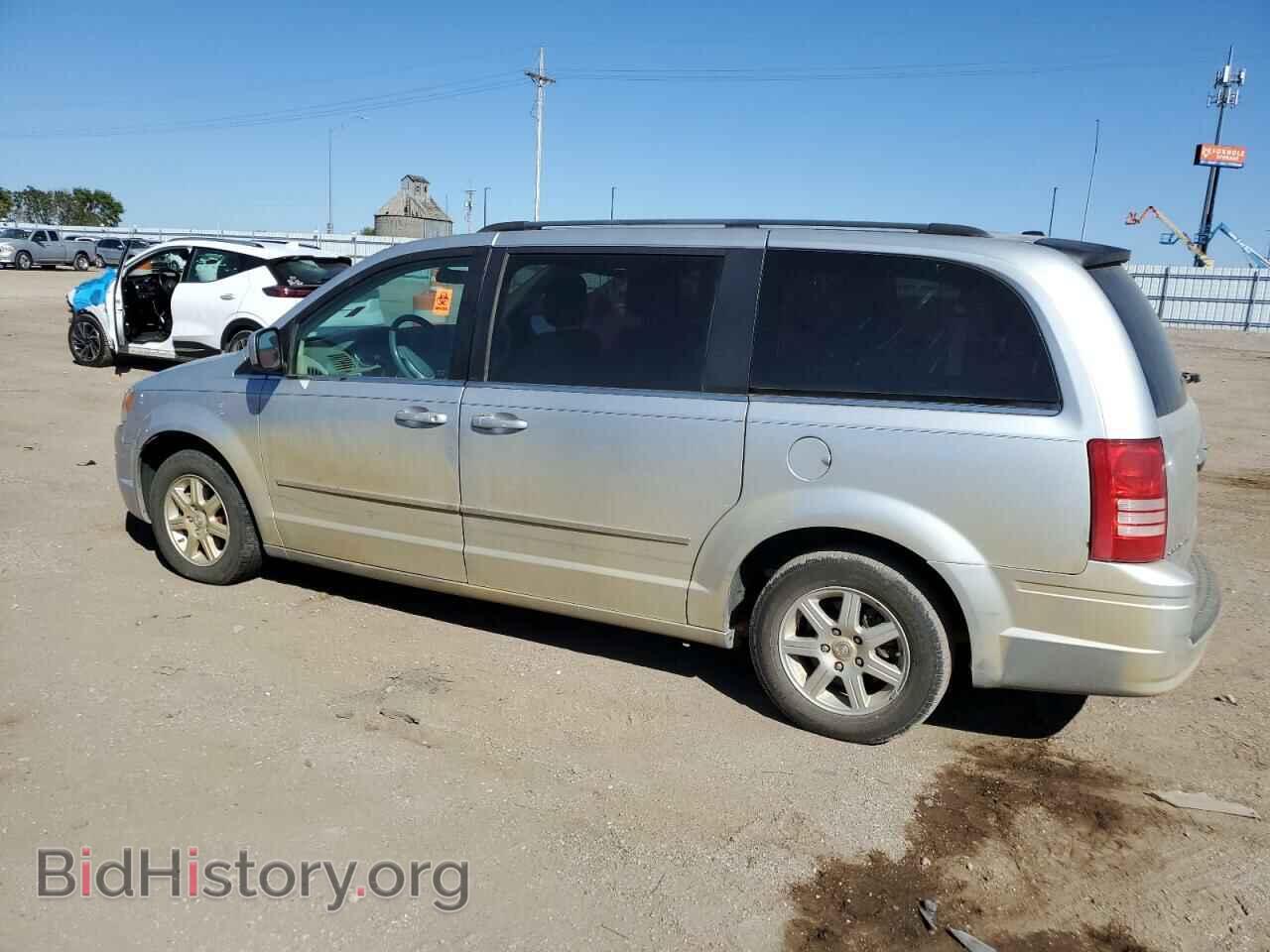 2010 CHRYSLER MINIVAN - VIN: 2A4RR5D13AR359020 - Фото 2