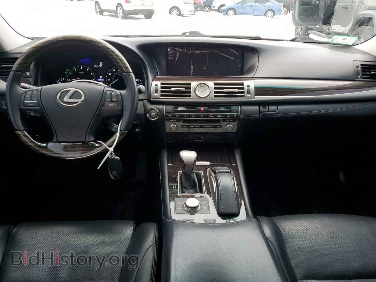 2016 LEXUS LS460 - VIN: JTHCL5EF3G5026117 - Photo 8