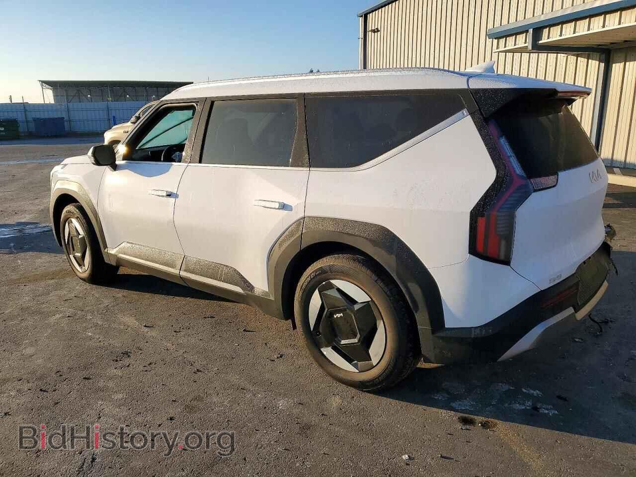 2025 KIA EV9 WIND - VIN: 5XYAFFS59SG002437 - Photo 2