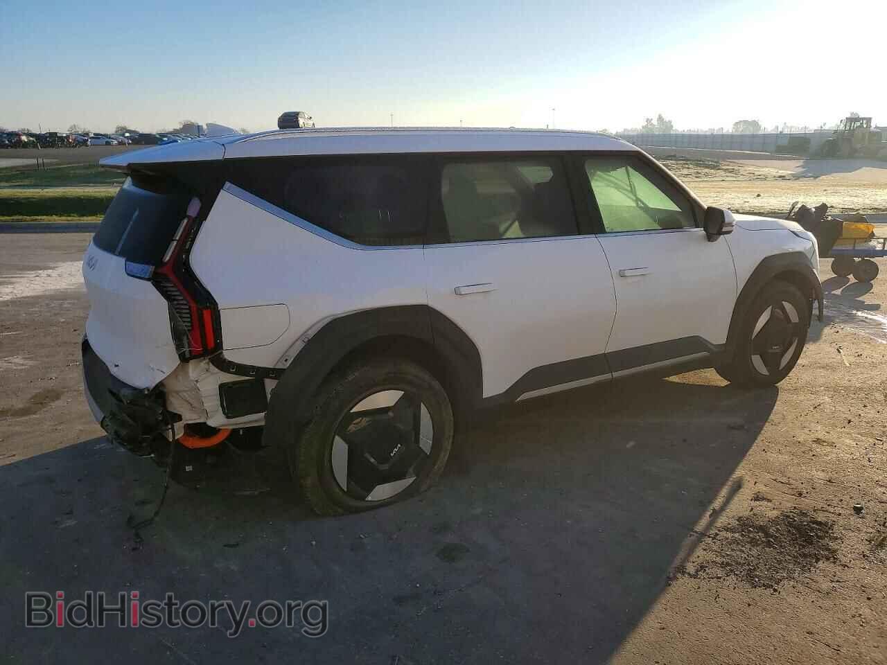 2025 KIA EV9 WIND - VIN: 5XYAFFS59SG002437 - Photo 3