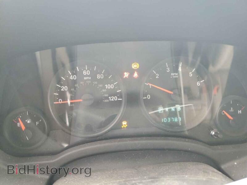 2011 Jeep COMPASS (VIN 1J4NF1FB8BD202044) — photo 9 of 13