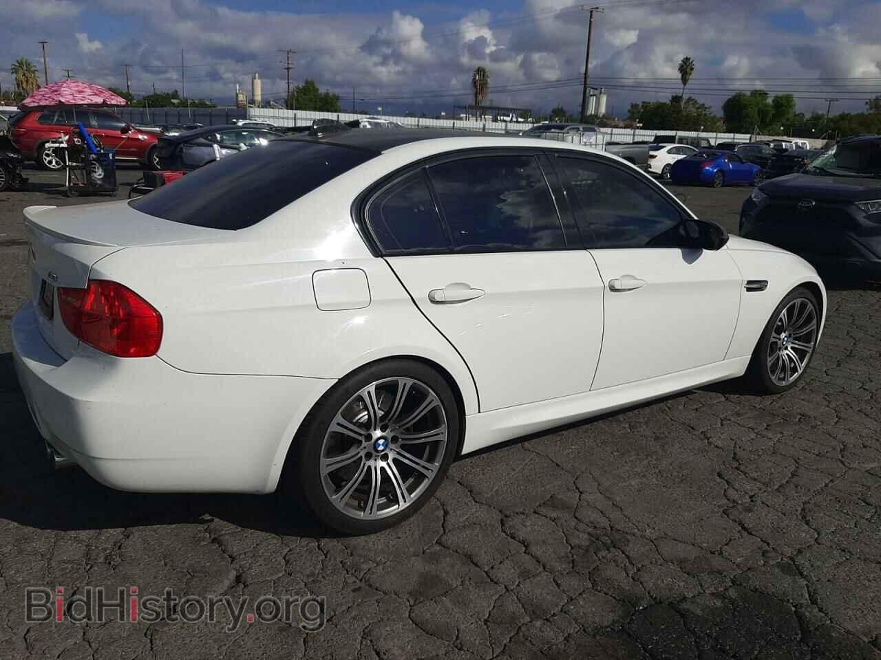 2011 BMW M3 - VIN: WBSPM9C57BE202623 - Фото 3