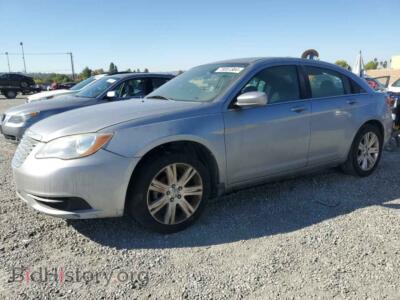 2013 Chrysler 200 LX, серебристый — VIN 1C3CCBAB7DN640011, Copart