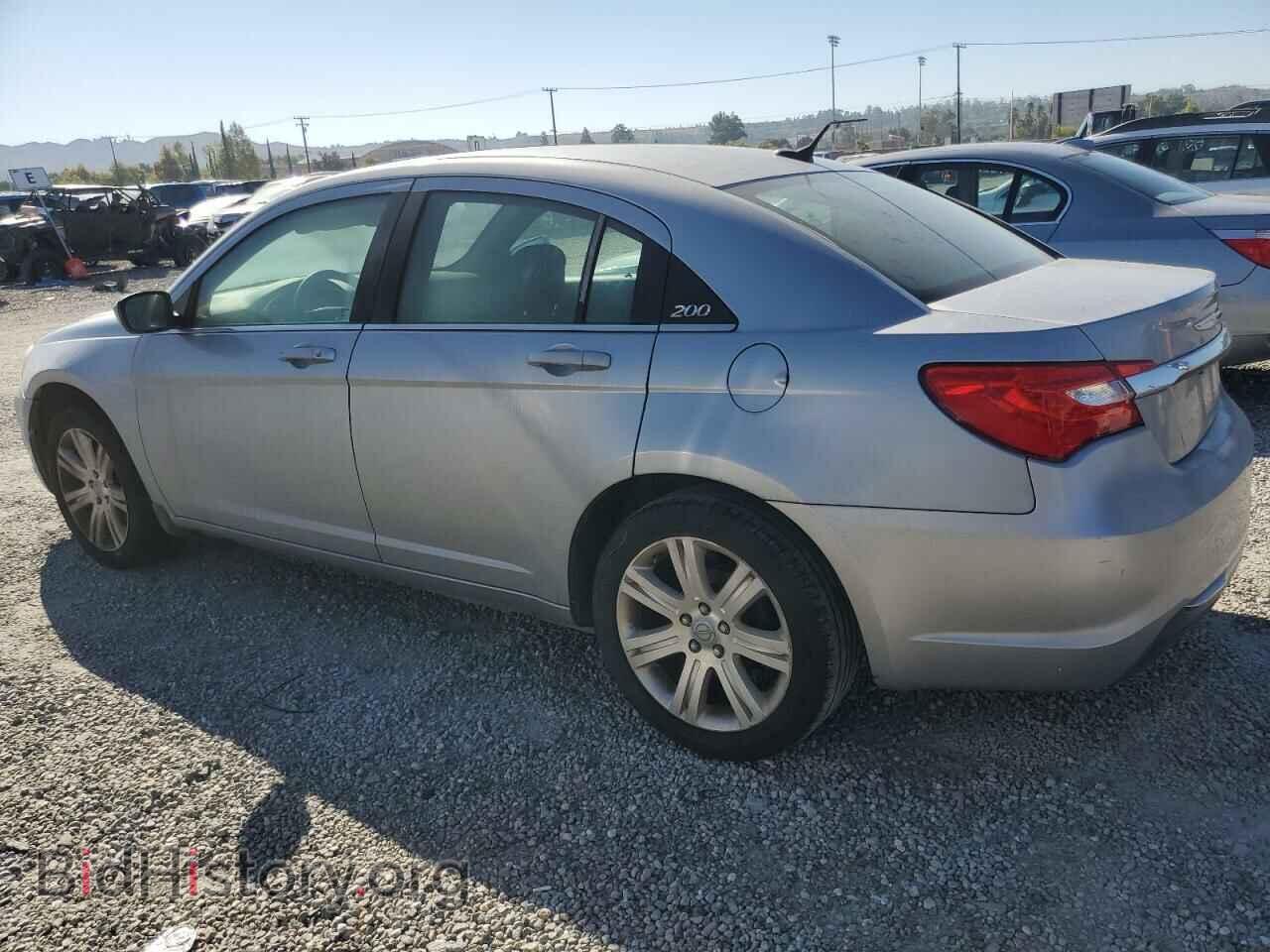 2013 CHRYSLER 200 - VIN: 1C3CCBAB7DN640011 - Фото 2