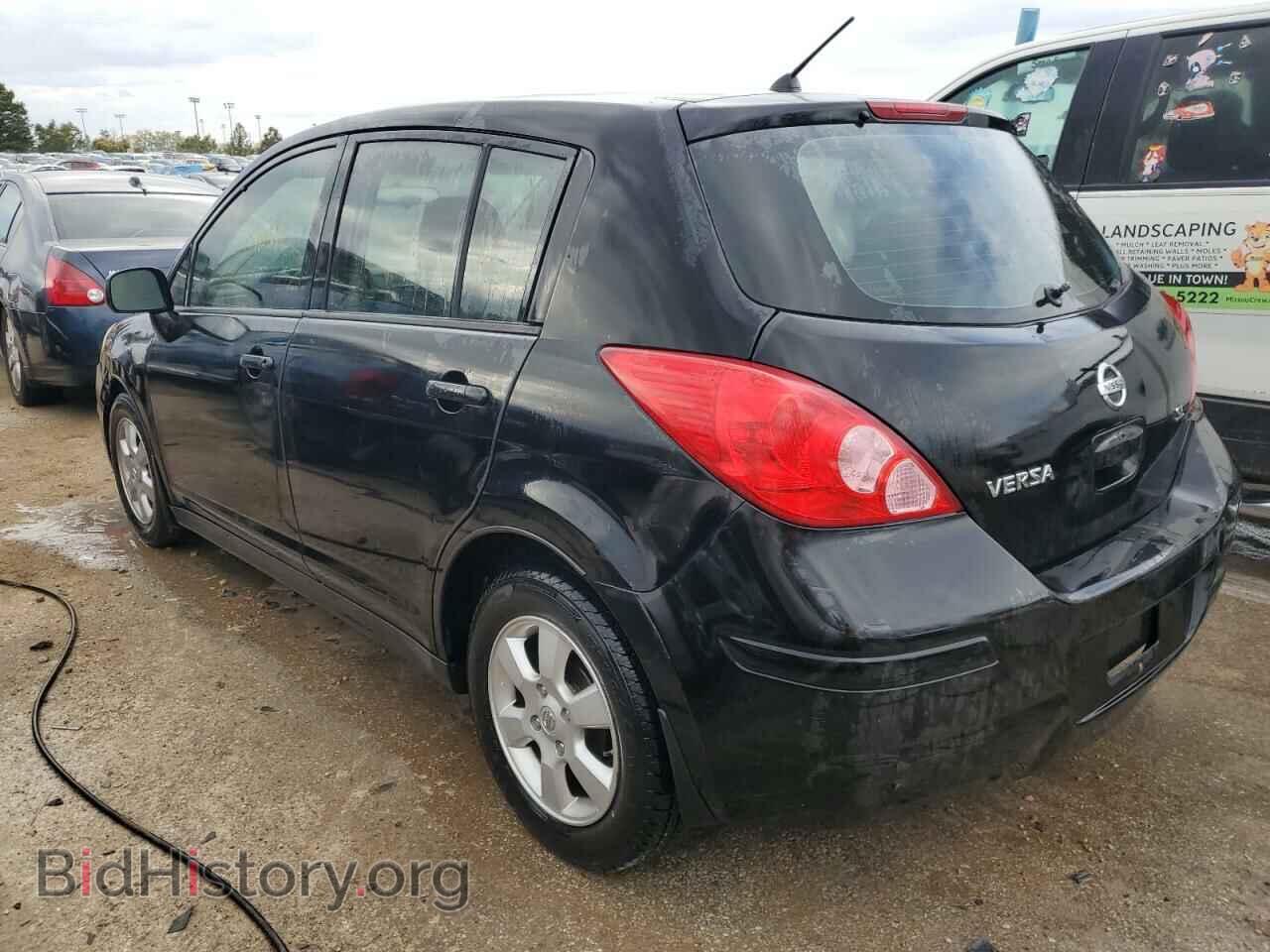 2009 NISSAN VERSA - VIN: 3N1BC13E29L385562 - Фото 2