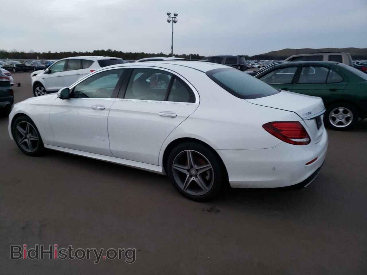 2017 MERCEDES-BENZ E-CLASS - VIN: WDDZF4KB4HA080281 - Фото 2