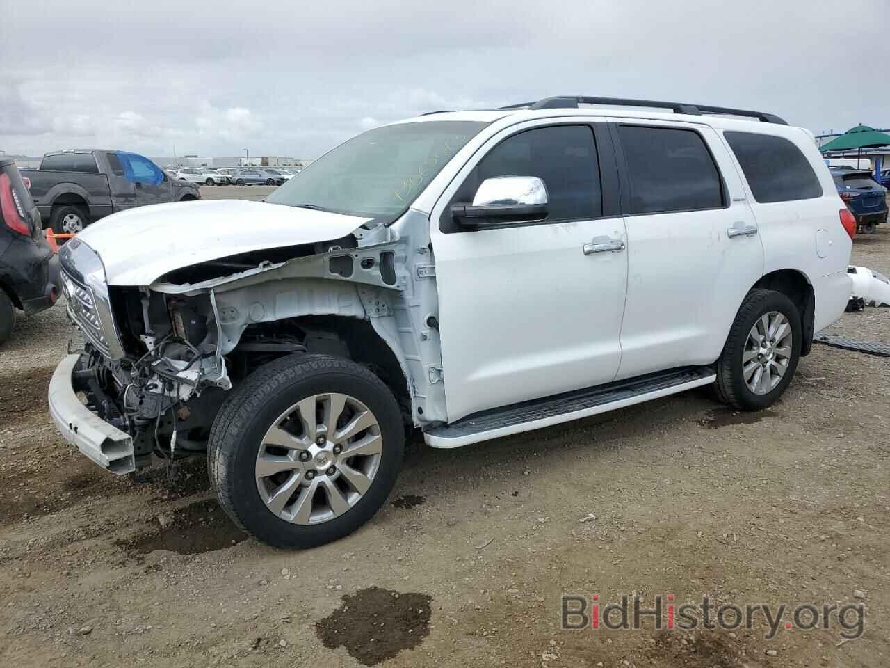 Photo 5TDKY5G14AS025852 - TOYOTA SEQUOIA 2010