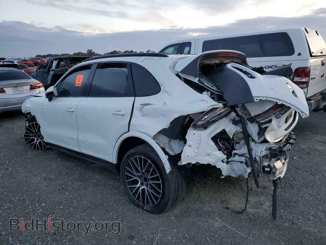 2020 PORSCHE CAYENNE - VIN: WP1AA2AY9LDA04996 - Фото 2