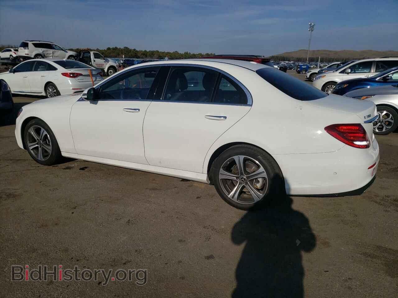 2019 MERCEDES-BENZ E-CLASS - VIN: WDDZF4KB2KA507982 - Фото 2