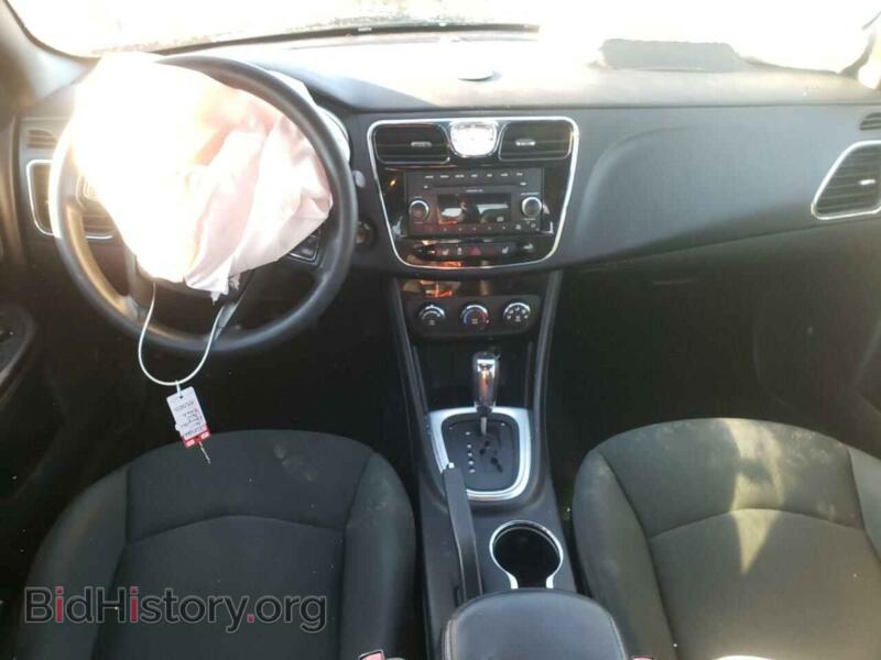 2011 Chrysler 200 (VIN 1C3BC4FG6BN553855) — фото 8 из 12