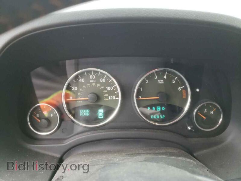 2011 Jeep COMPASS (VIN 1J4NT5FB2BD167341) — фото 9 из 13
