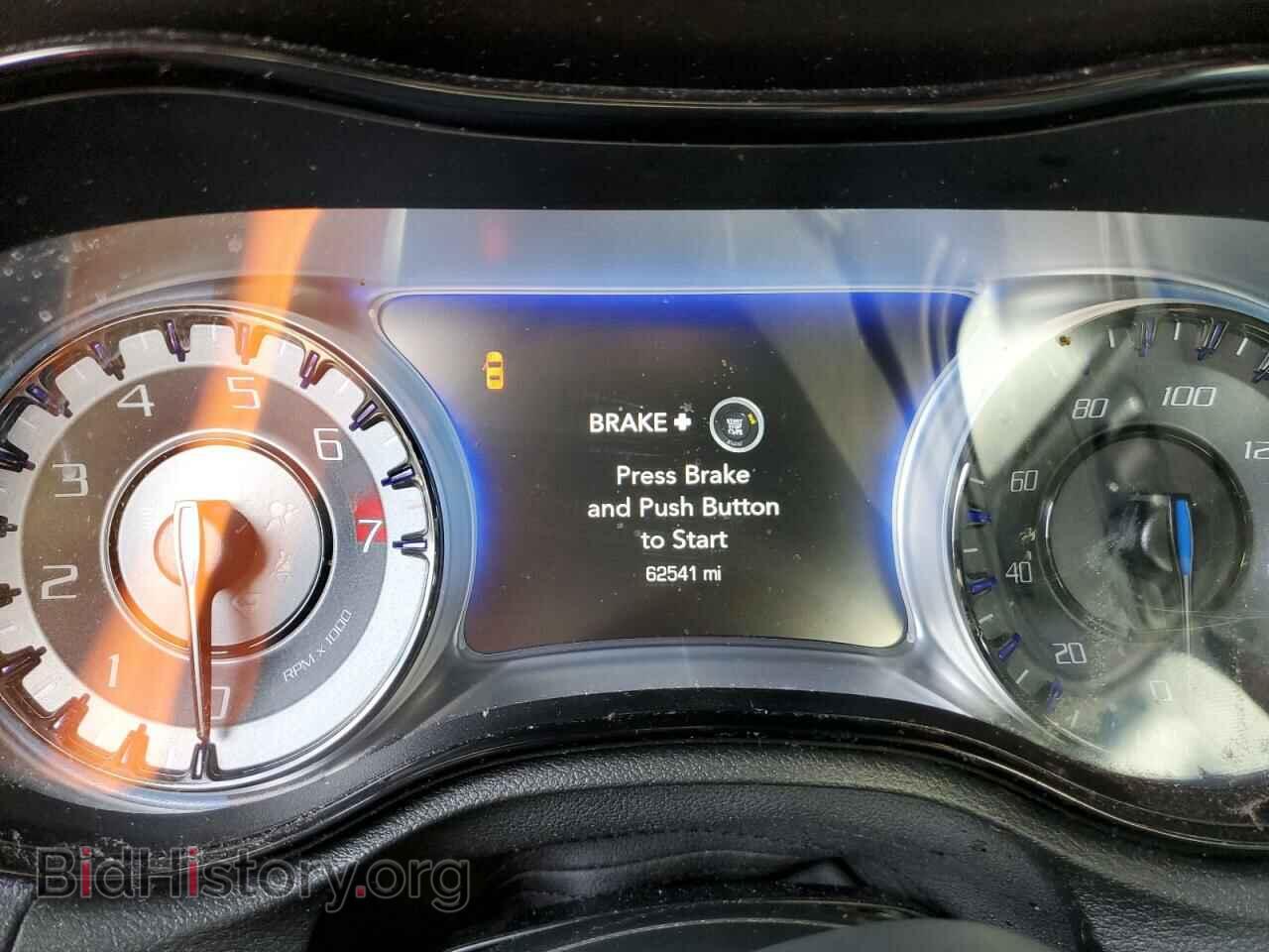 2017 CHRYSLER 300 - VIN: 2C3CCAGG5HH588308 - Фото 9