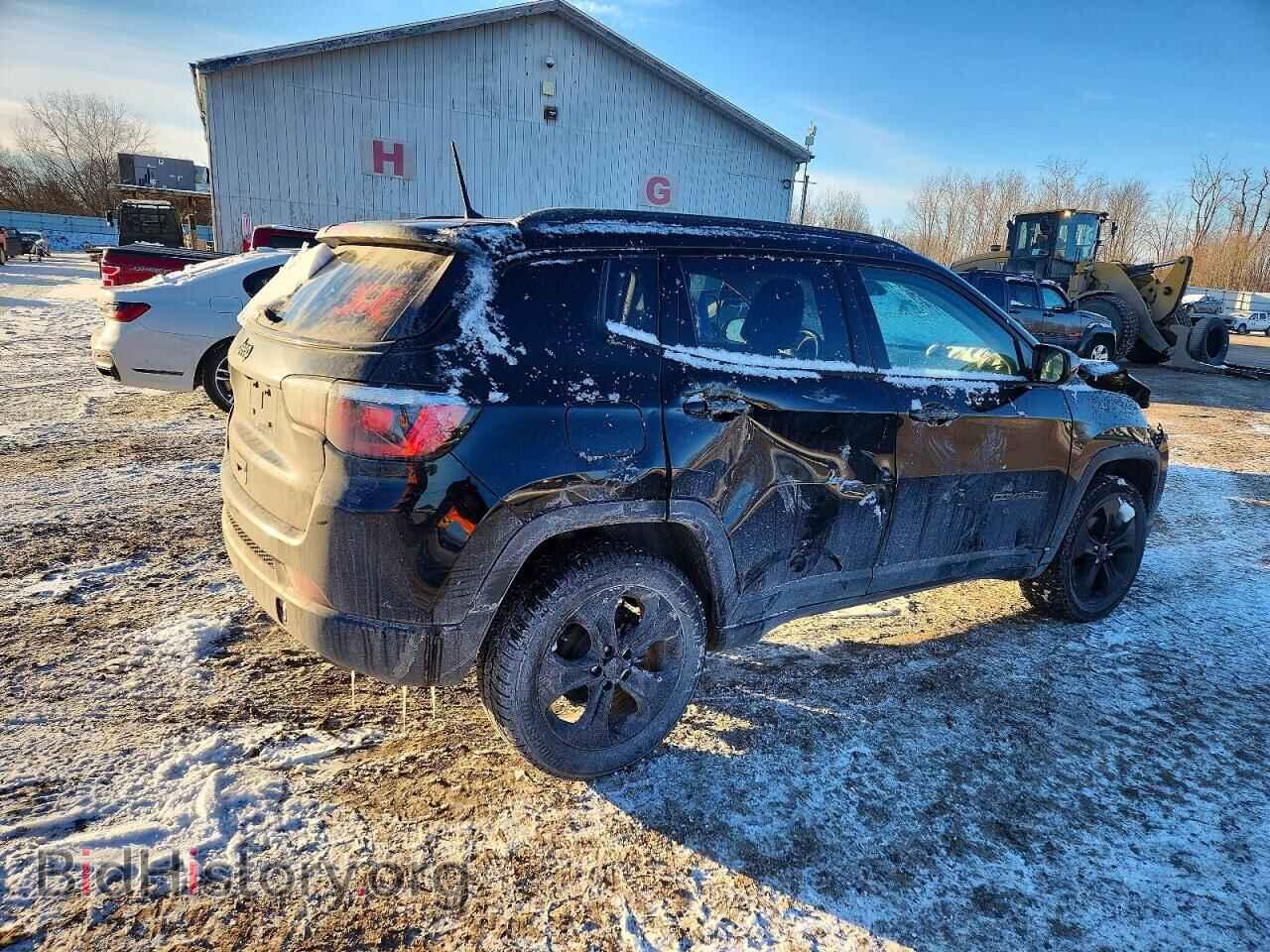 2018 JEEP COMPASS - VIN: 3C4NJDBB3JT399192 - Фото 3