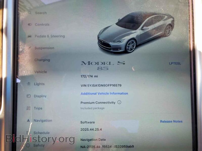 2013 Tesla MODEL S (VIN 5YJSA1DN9DFP16579) — фото 9 из 12
