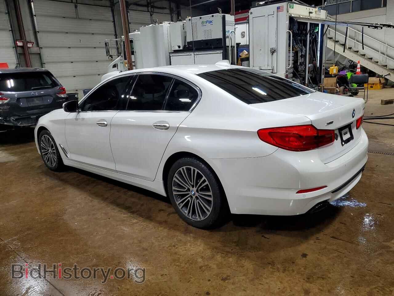 2018 BMW 540 - VIN: WBAJE7C5XJWC57526 - Фото 2