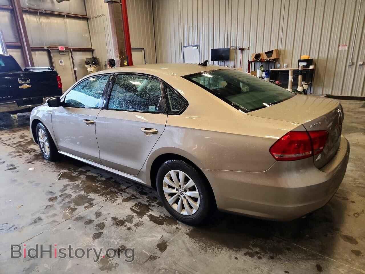 2015 VOLKSWAGEN PASSAT - VIN: 1VWAT7A31FC028262 - Photo 2